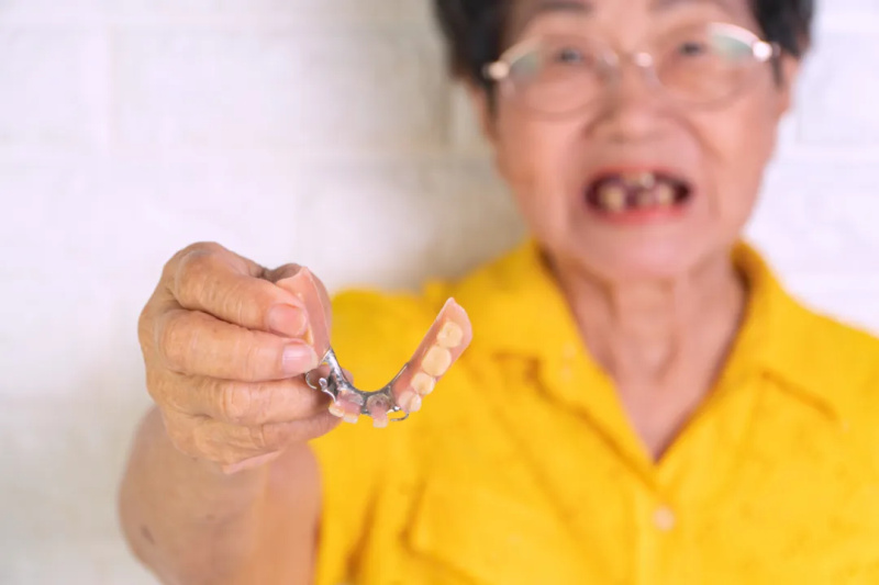 牙齒修復(fù)，不止這三種方法，你需要慎重選擇